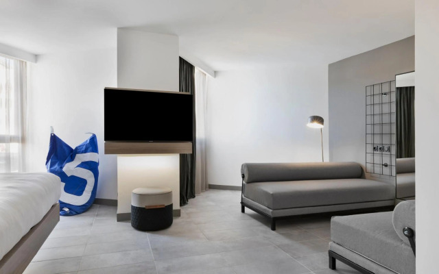 Moxy La Ciotat
