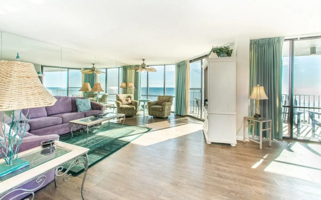 Leeward 308 at Edgewater