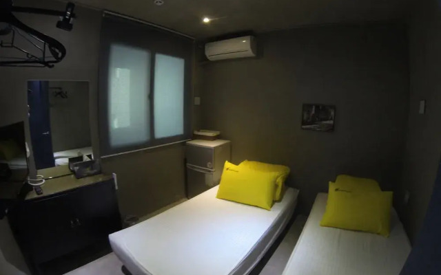 24guesthouse Garosu-gil