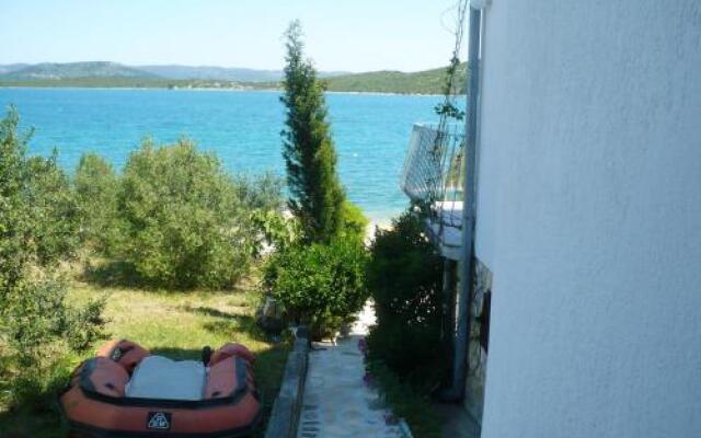 Apartment Obala Petra Kresimira Iv 2