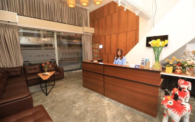 Four Rivers Youth B&B Yangon