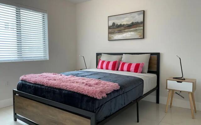 Little Habana Aparts close to Calle 8