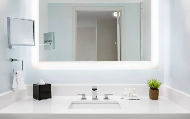 Courtyard by Marriott Boston-Cambridge