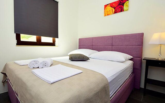 Lozna Residence 10520