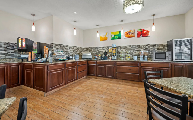 Quality Inn Dubuque on Hwy 20