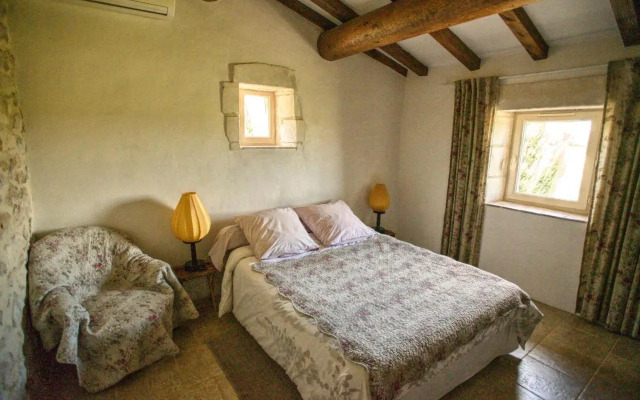 Maison de Charme Dans Domaine 17eme