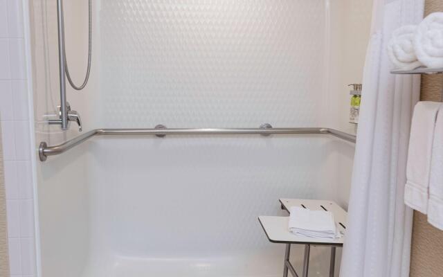 Holiday Inn Express Hotel & Suites Olathe North by IHG