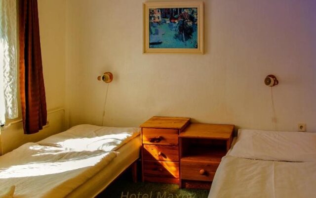 Hotel Maxov