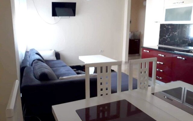 Apartment With one Bedroom in Tiranë - 30 km From the Beach