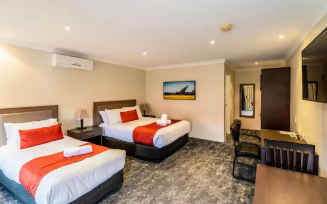 Parkes International Motor Inn