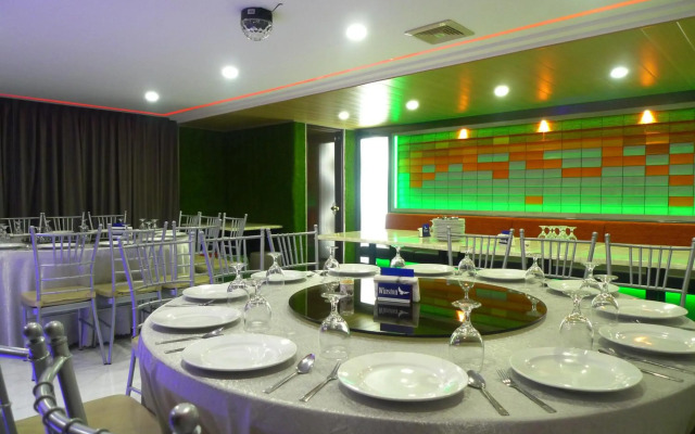 Star Plaza Hotel