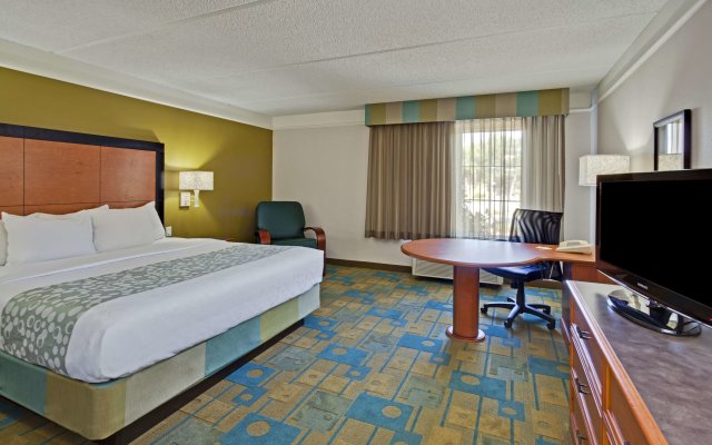La Quinta Inn & Suites by Wyndham Ft. Lauderdale Airport