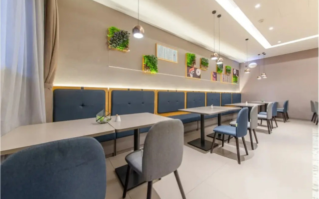Homeinn Selected Hotel (Changsha Xindaxin Wu Yi Square Subway Station)