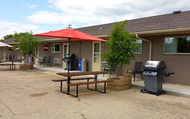 Prairie Mountain Inn