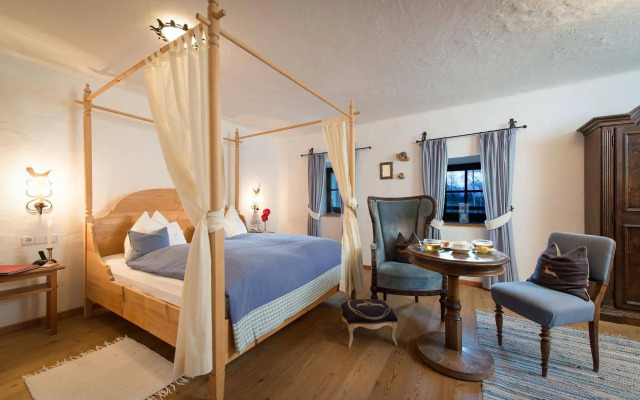 Schloss Prielau Hotel & Restaurants