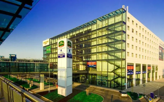 Courtyard by Marriott Prague Airport