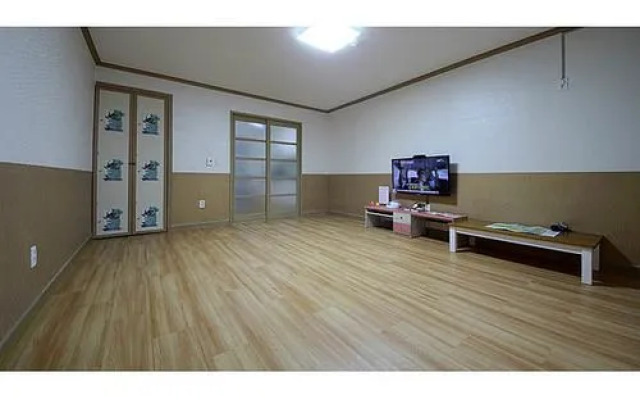 Suncheon Suncheon Bay Deulmaru Pension (Group Room)