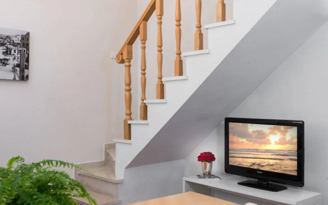 Dizengoff Suites Hotel
