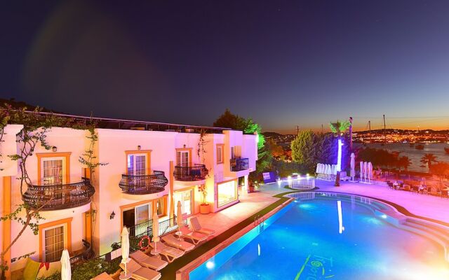 Tropicana Beach Apartments