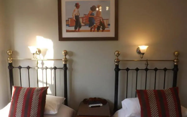 Wynnstay House