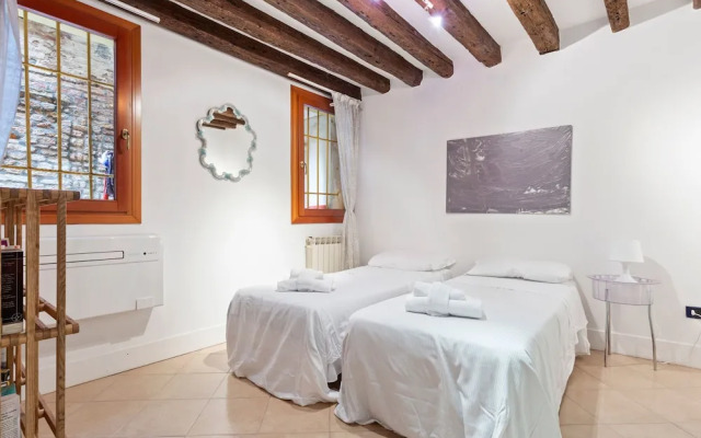 Riva Di Biasio Lovely Flat