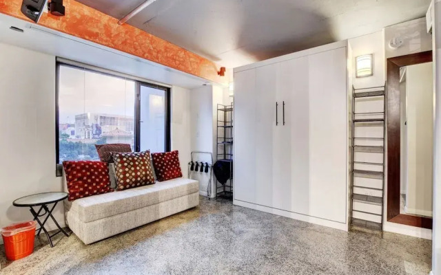 LVStripHouse Condos Sleeps up to 14
