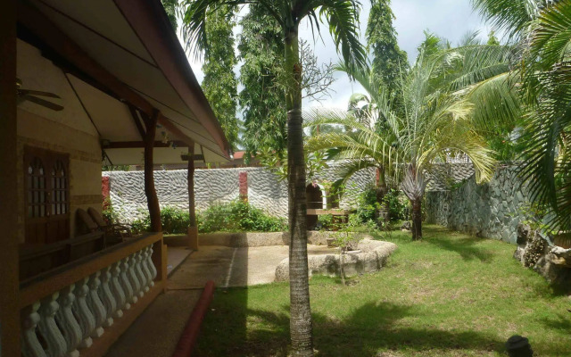 TipTop Hotel, Resto and Delishop