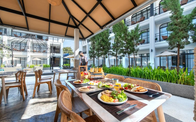 Ai Pai Hotel