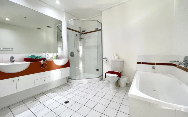 Readyset Apartments at Dockside