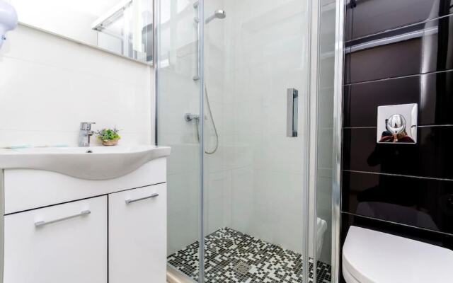 Room-all Saints Suites B&b Kastela