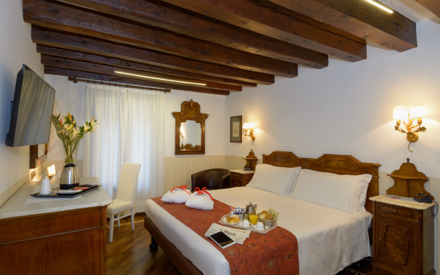 Unahotels Ala Venezia - Adults Only