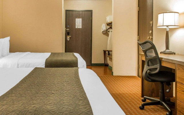 Quality Inn Saint Ignace I-75