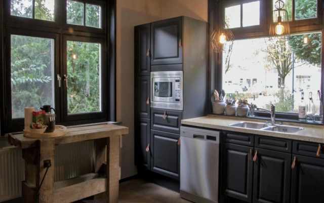 Spacious Holiday Home in Borkel en Schaft With Garden