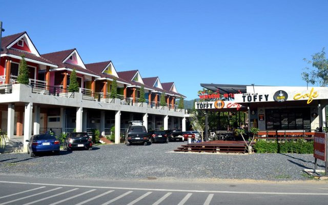 Toffee House Resort