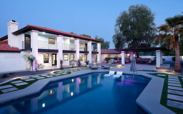 Luxe-paradise Palace-pool-spa-guest House & More!