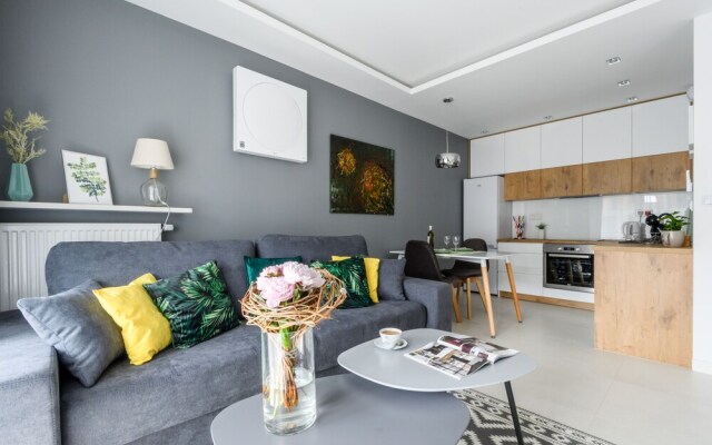 M&R Apartament Airport&Business DeLuxe Cybernetyki