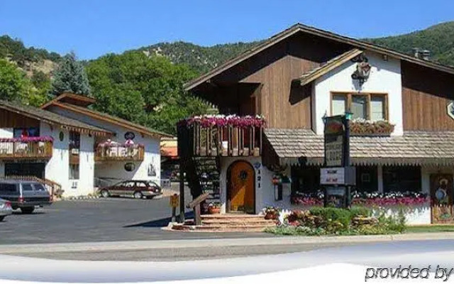 Starlight Lodge