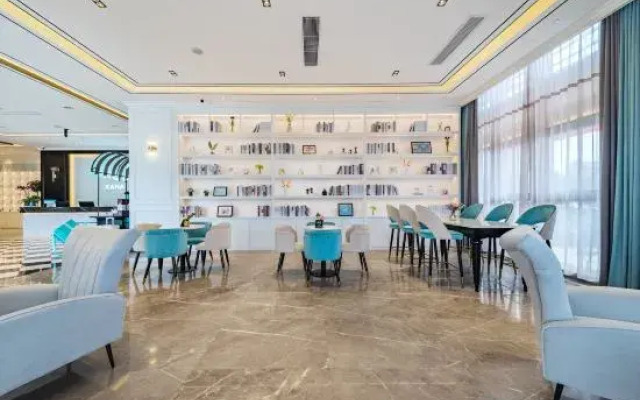 Xana Hotelle (Wuzhou Teng County Weilin City Plaza)