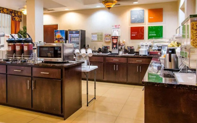 Comfort Suites Savannah Gateway I-95