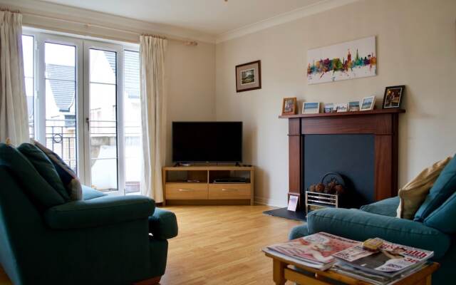 Bright 1 Bedroom Apartment In Edinburgh