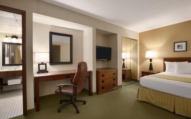 Country Inn & Suites by Radisson, Traverse City, MI