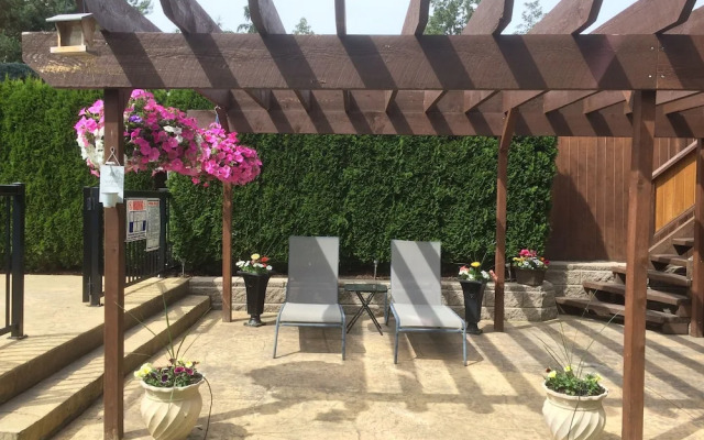 Beyond the Vineyards Bed & Breakfast