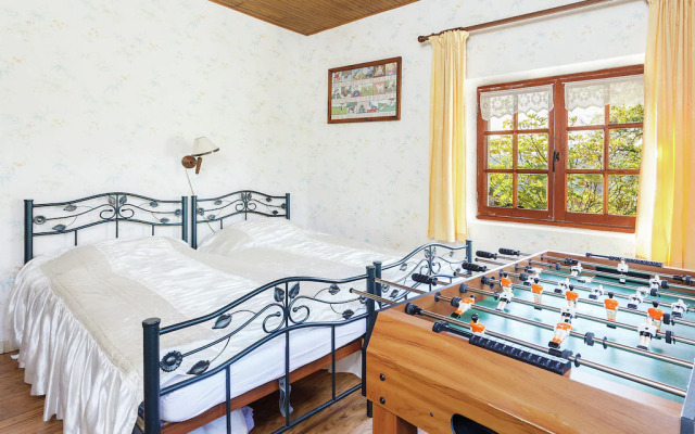 Authentic Holiday Home in Puy-l'evêque With Swimming Pool