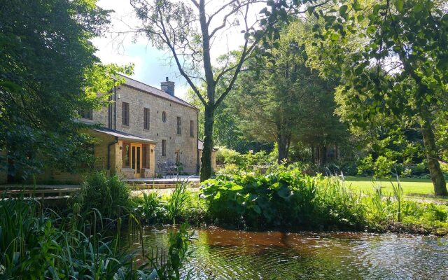 Hipping Hall
