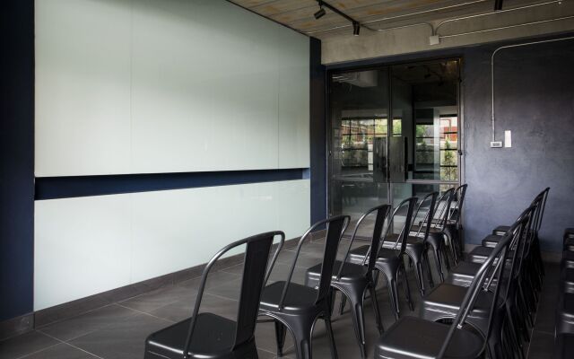 Theorie Hotel Sukhumvit 107 by SLH