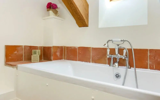 Classic Family Barn Conversion in Radcot