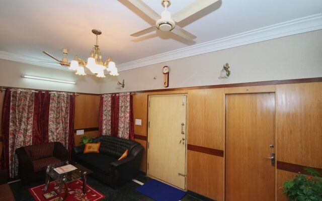 Hotel Shree Comforts by OYO Rooms