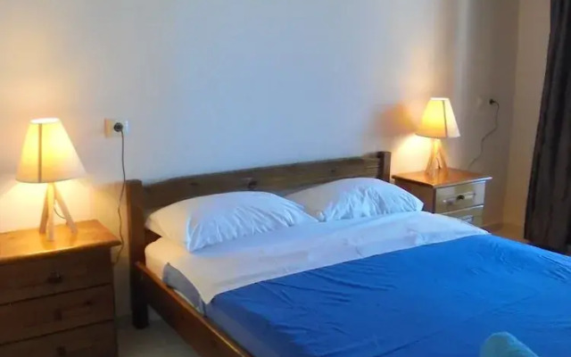 Yannis Residences