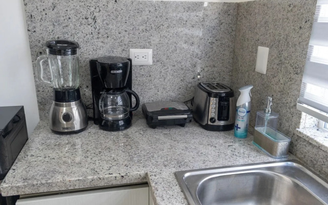 Modern 2BR Apartment - Paseo del Mar