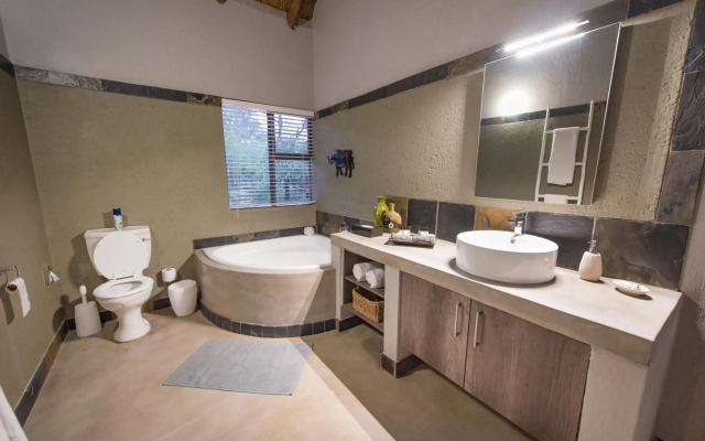 Bushbaby River Lodge